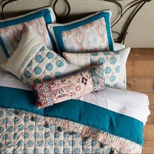 Anthropologie tasseled zala s/2 standard shams + 2 euro shams